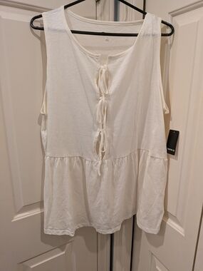 torrid White Sleeveless Tie-Front Peplum Tank